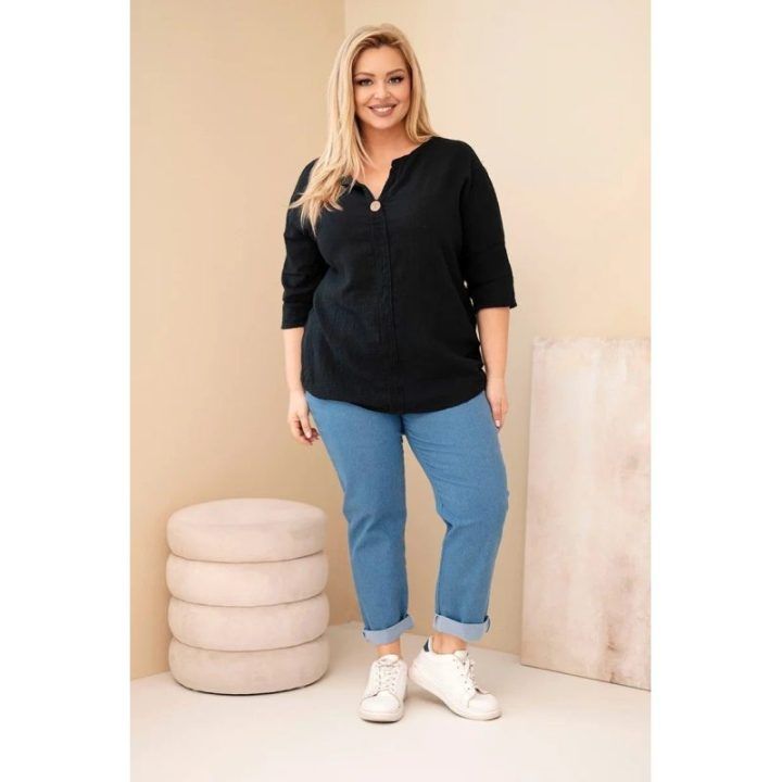 Moteriška Plus Size juoda medvilninė palaidinė su iškirpte ir sagute