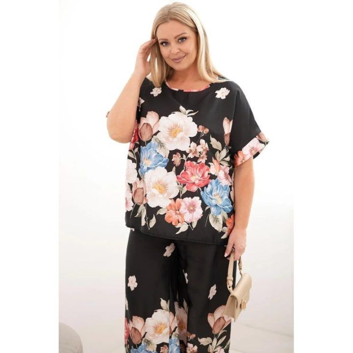 Moteriškas Plus Size komplektas su palaidine ir gėlių rašto plačiomis kelnėmis, juodas