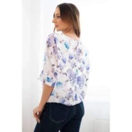 Moteriška gėlėta palaidinė su surišimu apačioje, violetinė