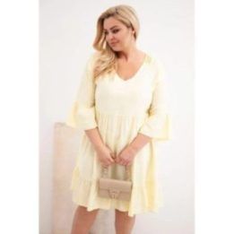 Moteriška Plus Size suknelė su ażurine apdaila, geltona