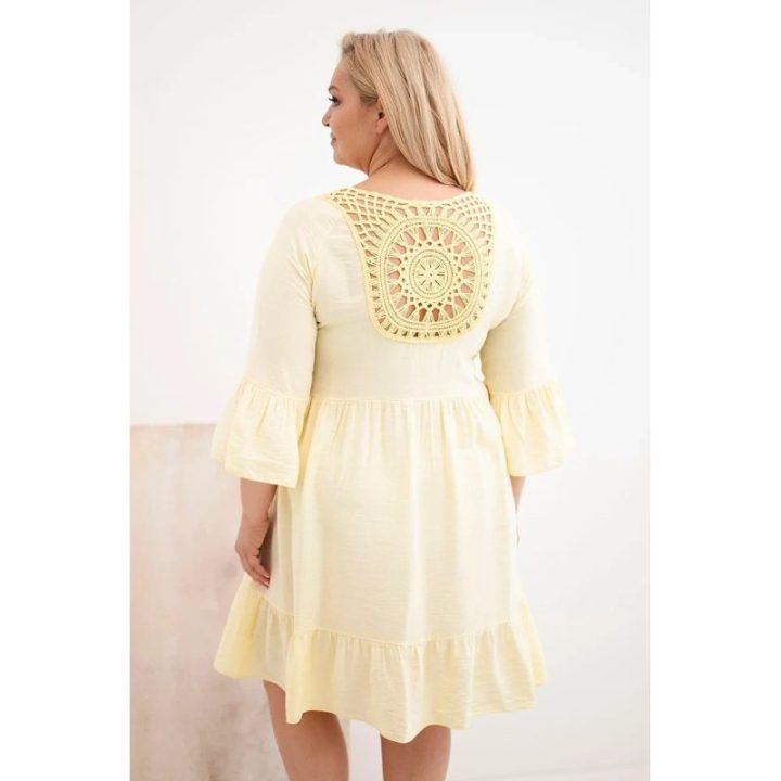 Moteriška Plus Size suknelė su ażurine apdaila, geltona