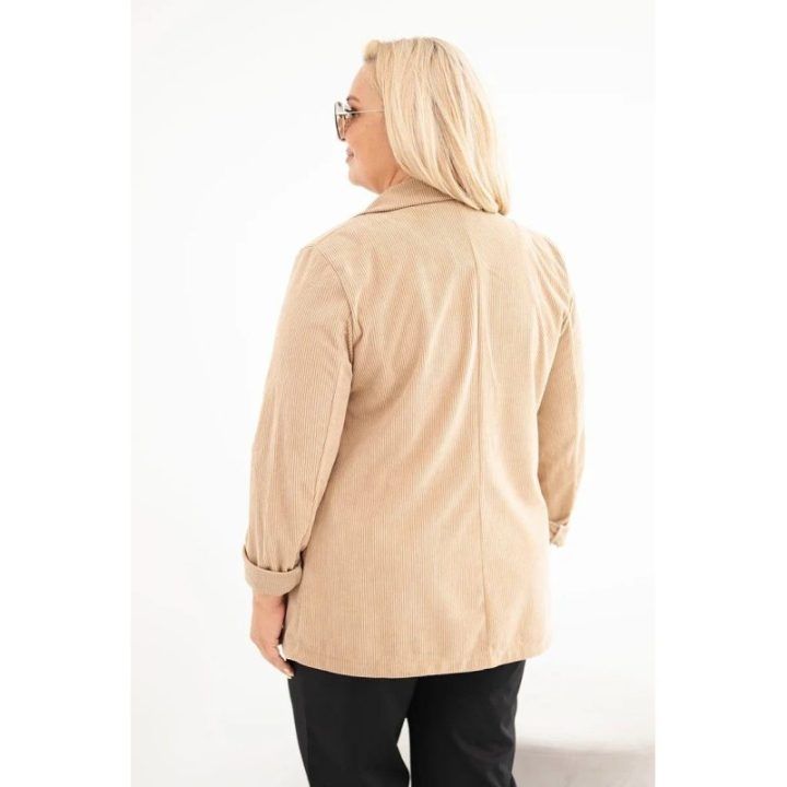 Moteriška Plus Size švarkelio tipo striukė su atlankais ir kišenėmis, kupranugario spalvos