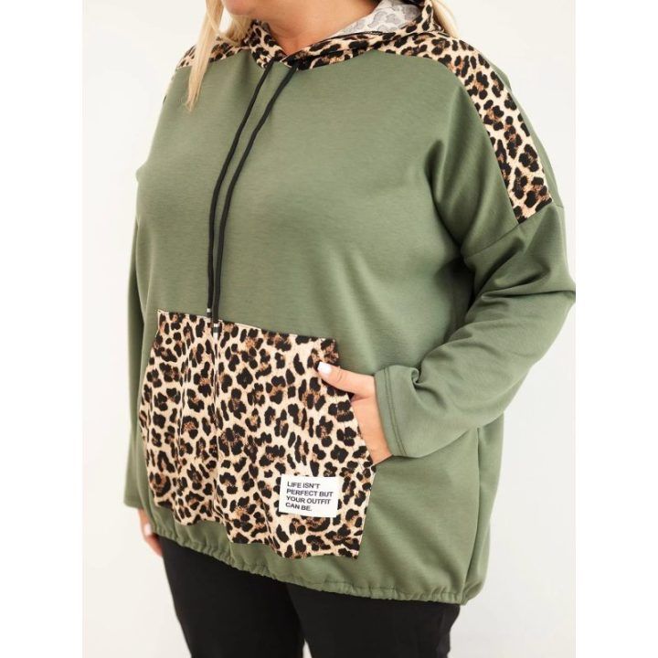 Moteriškas Plus Size džemperis su gobtuvu ir leopardo rašto detalėmis, chaki spalvos