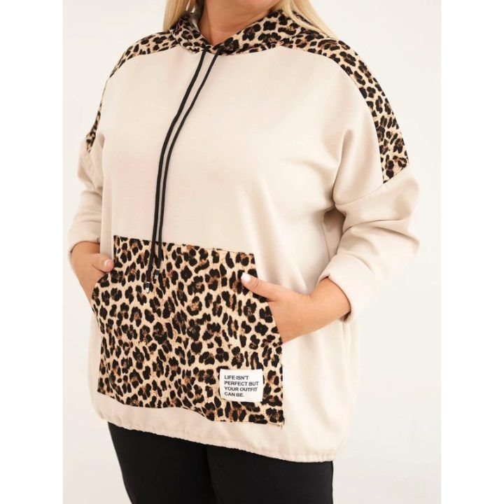 Plus Size moteriškas džemperis su gobtuvu, leopardo rašto intarpais ir smėlio spalvos