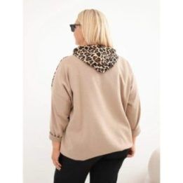 Moteriškas Plus Size džemperis su gobtuvu ir leopardo rašto detalėmis, kapučino spalvos