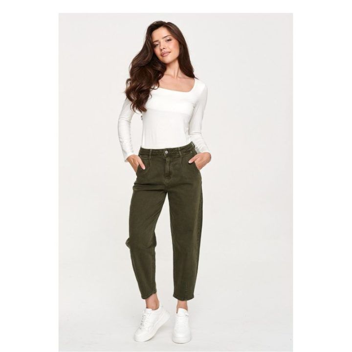 Chaki spalvos mom fit džinsai Makadamia