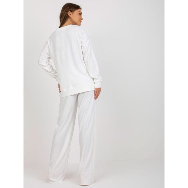 Ekru rumbuotas komplektas su oversize kirpimu