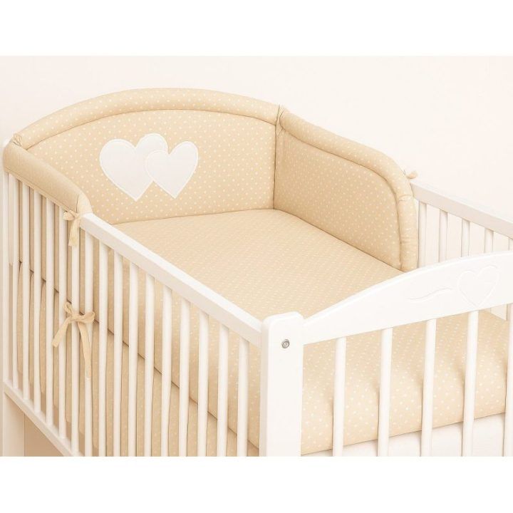 Lovytės apsaugėlė Hearts baltos širdelės ant smėlinio pagrindo BOBONO