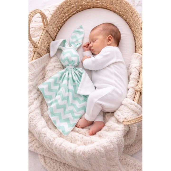 Kūdikio minkštas žaislas-kokonas DOUDOU „Mint chevron – balta“