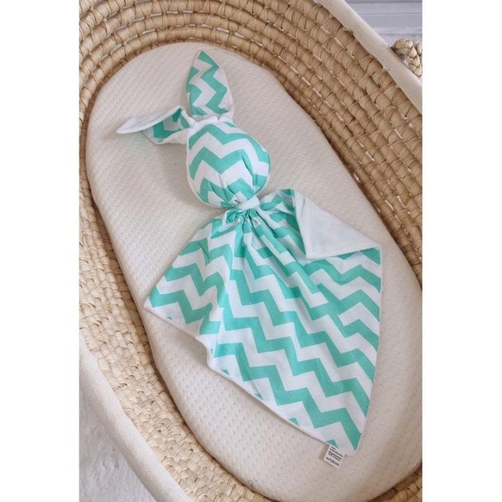 Kūdikio minkštas žaislas-kokonas DOUDOU „Mint chevron – balta“