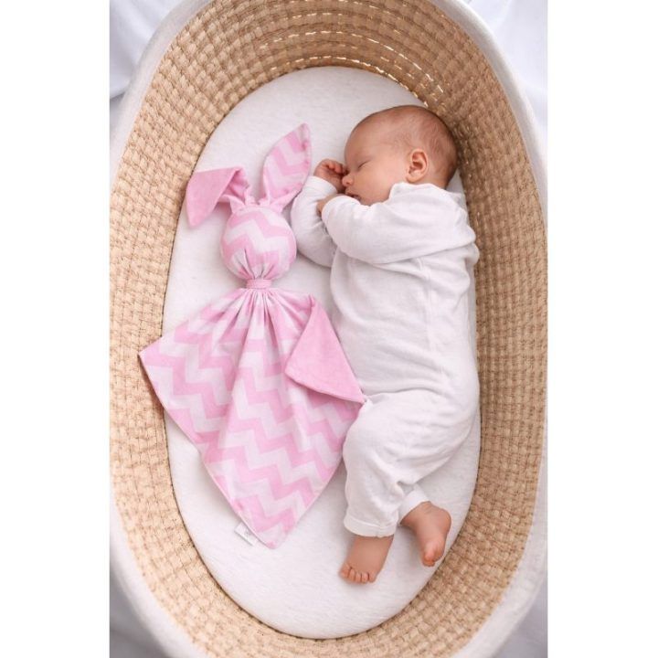 Minkštas zuikio žaislas-pledukas DOUDOU Pink Chevron