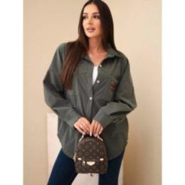 Moteriški chaki spalvos oversize marškiniai su kišenėmis