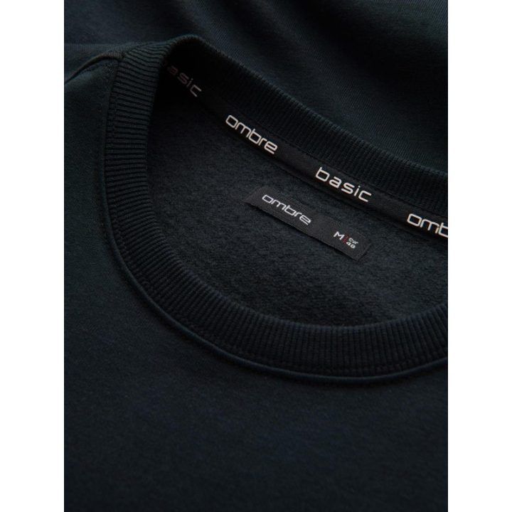 Vyriškas juodas džemperis Ombre Clothing