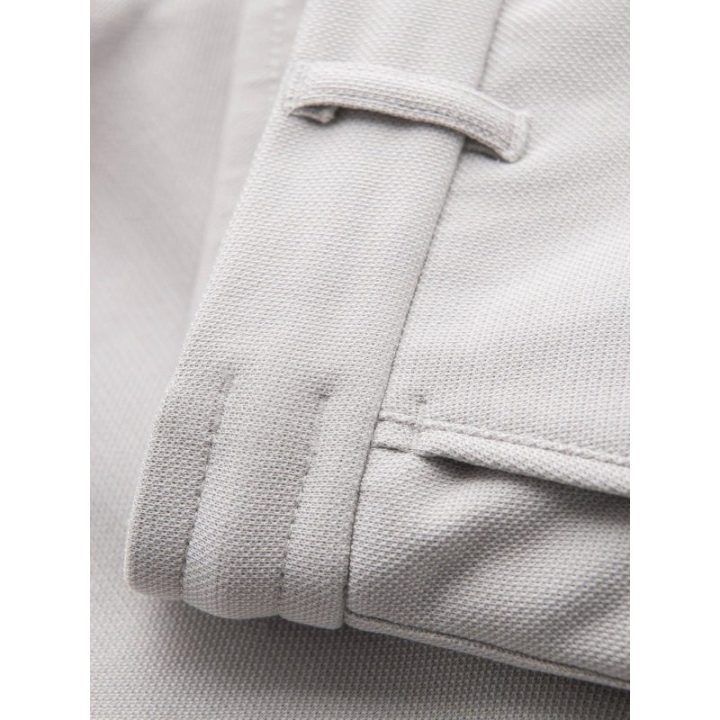 Vyriški šviesiai pilki slim fit šortai iki kelių