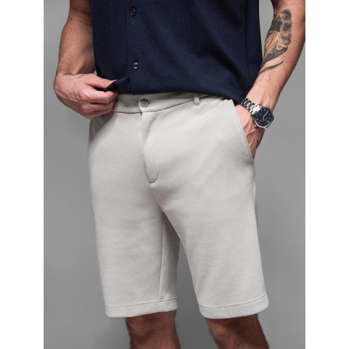 Vyriški šviesiai pilki slim fit šortai iki kelių