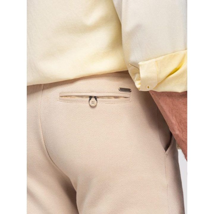 Vyriški smėlio spalvos slim fit šortai su raišteliu