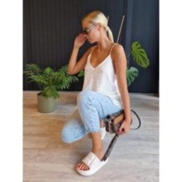 Moteriška balta nėriniuota palaidinė su plonomis petnešėlėmis