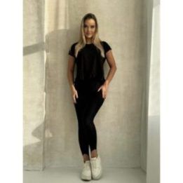 Moteriška juoda palaidinė su rauktu apačios kraštu