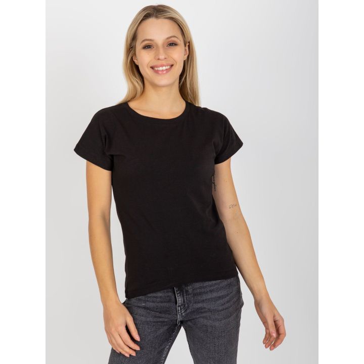 T juodos spalvos