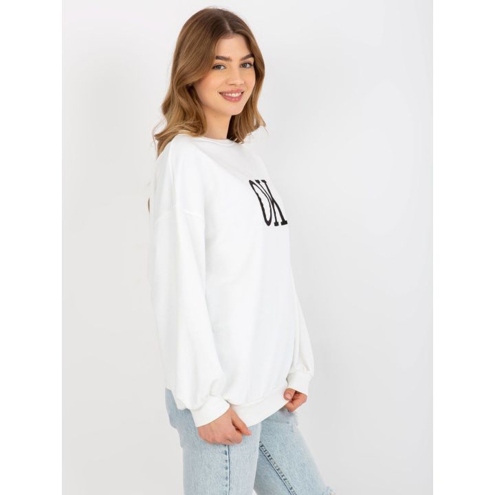 Baltos spalvos palaidinė