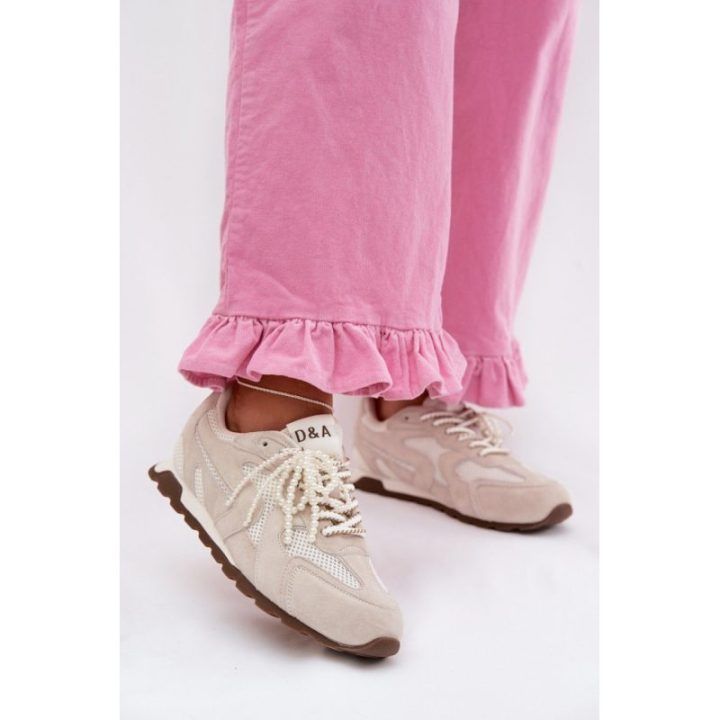 Smėlio spalvos sportbačiai Step in style