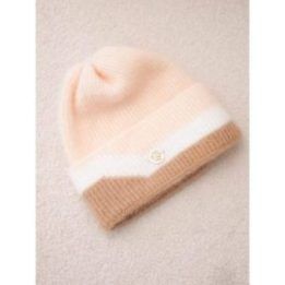 Moteriška beanie kepurė su dekoratyvia detale, kapučino spalvos