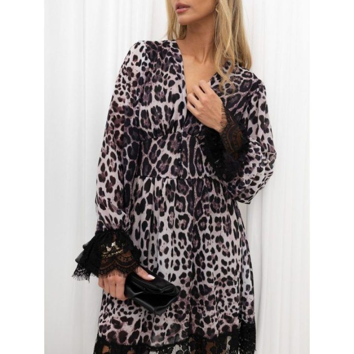 Pilkai juoda midi suknelė su leopardo raštu ir nėriniuotomis detalėmis