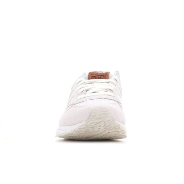 Moteriški sportiniai bateliai New Balance WRT96EAA, balti