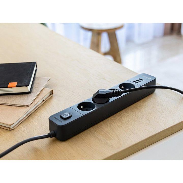 Tracer Power Line+ viršįtampių apsauga 5 m, 4 lizdai, 3 USB A