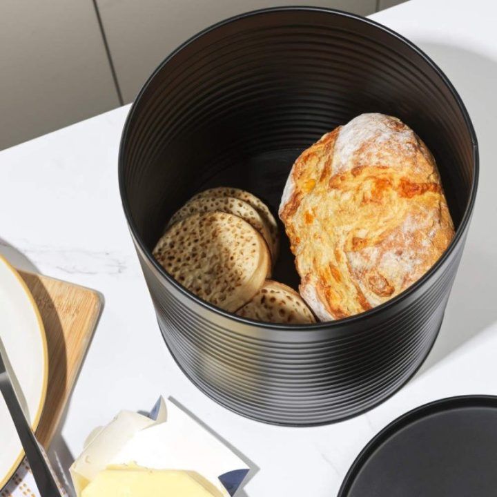 Russell Hobbs RH03269EU7 briaunota duonos dėžė, juoda
