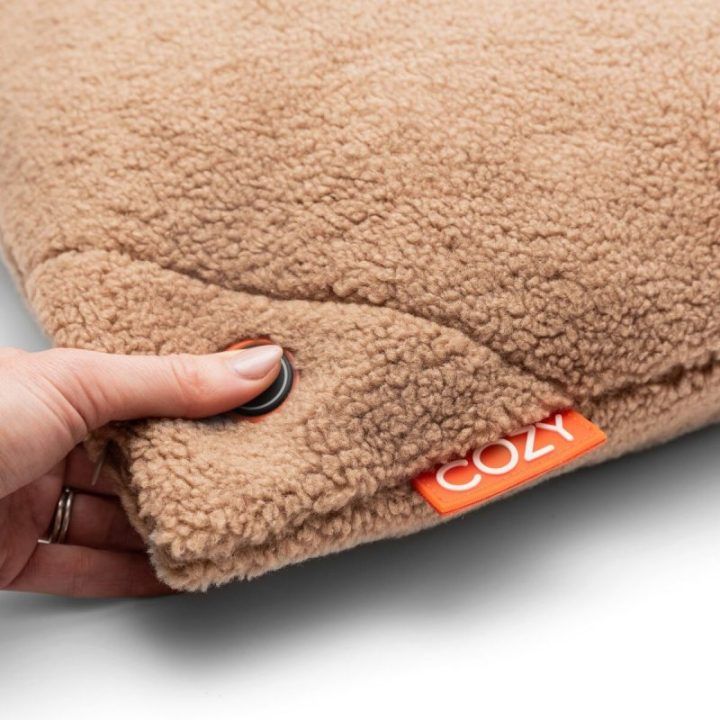 Bodi-Tek COZY Una šildanti komforto pagalvėlė 45 x 45 cm, šviesiai ruda