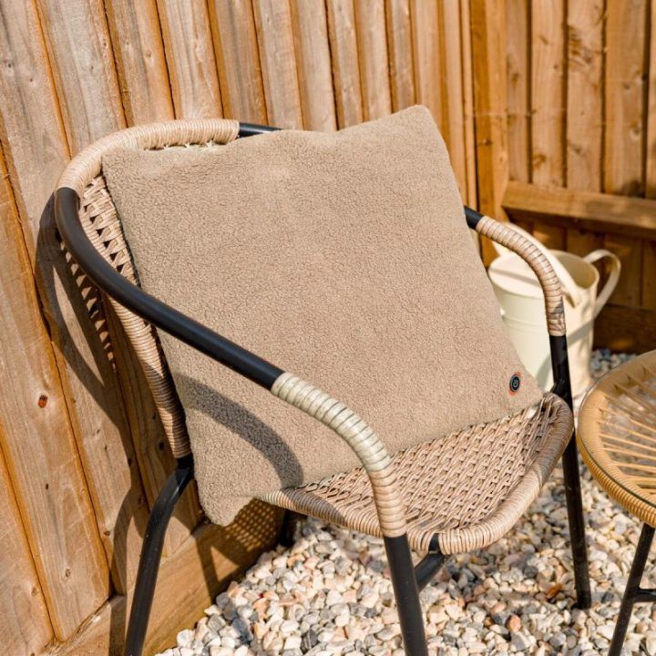 Bodi-Tek COZY Una šildanti komforto pagalvėlė 45 x 45 cm, šviesiai ruda