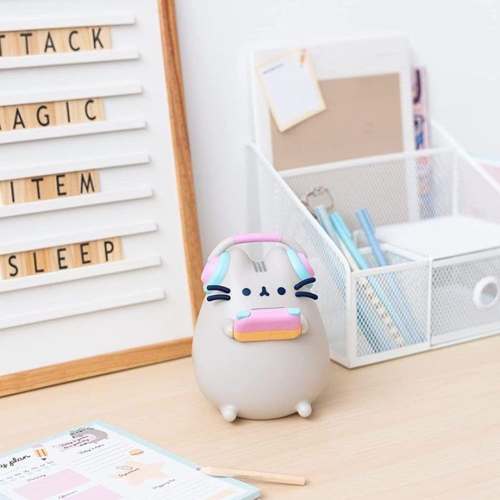 Pusheen lempa 16 cm su USB-C kabeliu