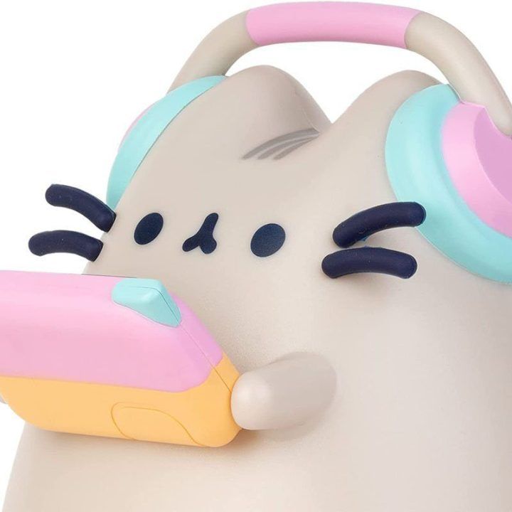 Pusheen lempa 16 cm su USB-C kabeliu