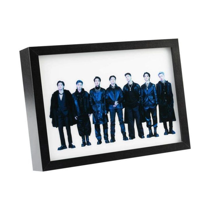 BTS dekoratyvinis LED rėmelis 20×28 cm