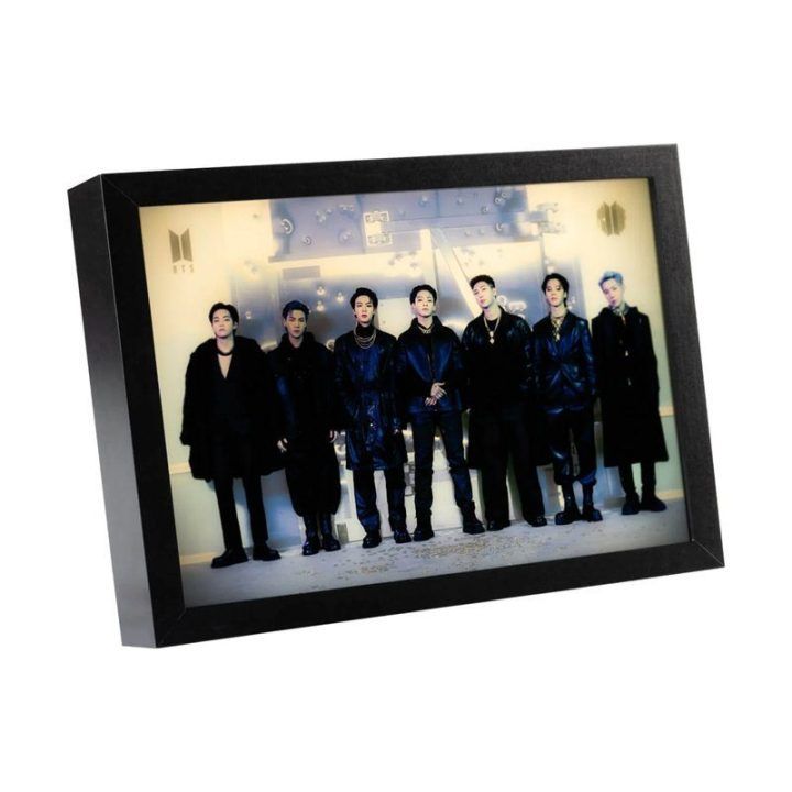 BTS dekoratyvinis LED rėmelis 20×28 cm