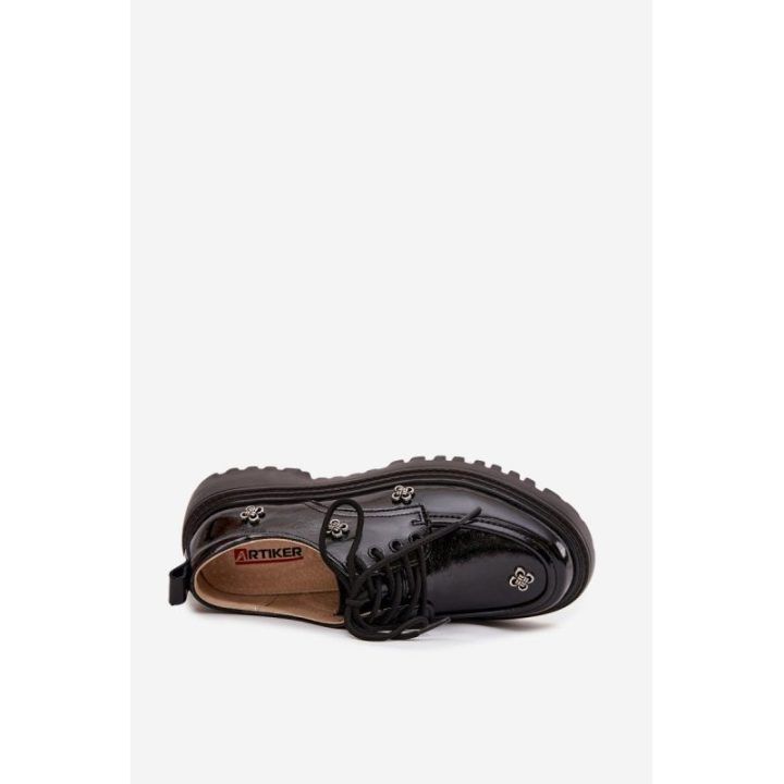Lakuotos moteriškos juodos loafer tipo basutės S.Barski