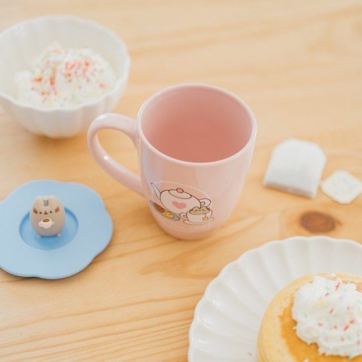Pusheen keraminis puodelis su silikoniniu dangteliu, 350 ml