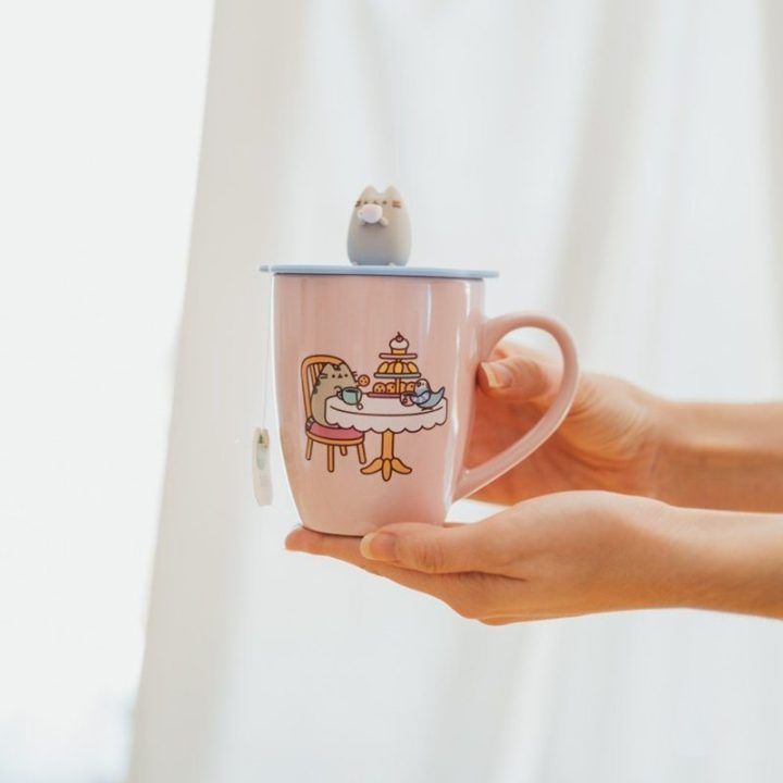 Pusheen keraminis puodelis su silikoniniu dangteliu, 350 ml