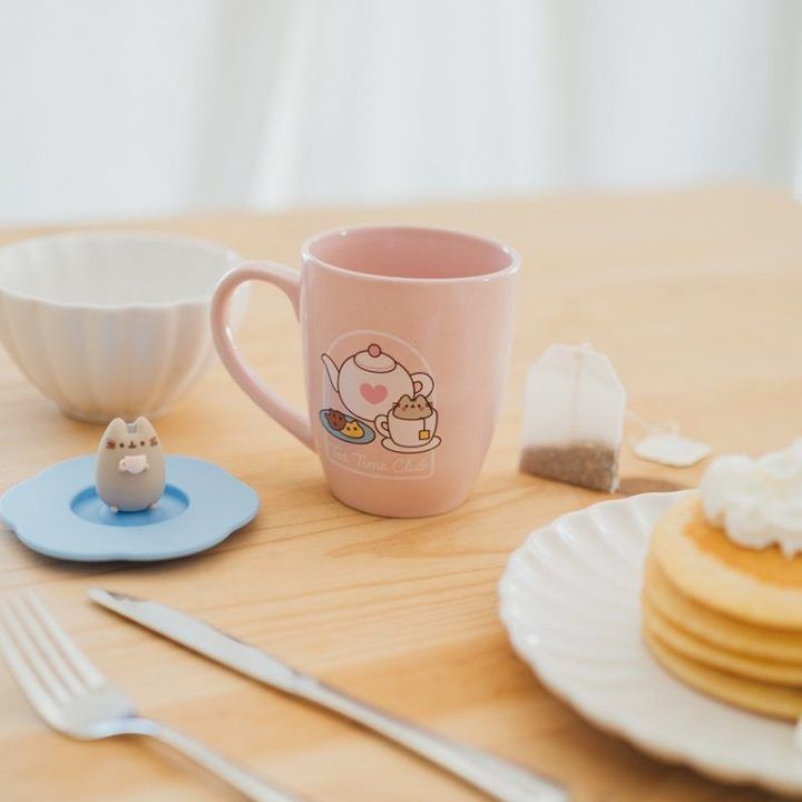 Pusheen keraminis puodelis su silikoniniu dangteliu, 350 ml