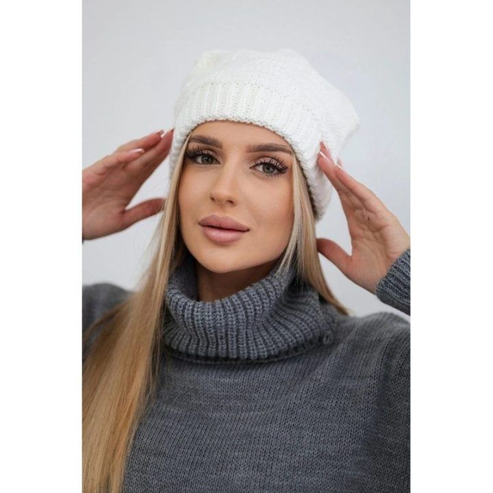 Moteriška žieminė kepurė Nastia, balta