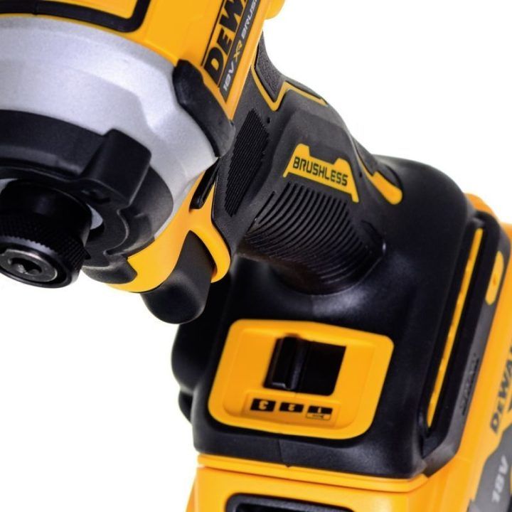 Smūginis veržliasukis DeWalt 18V su 2 akumuliatoriais 5,0 Ah