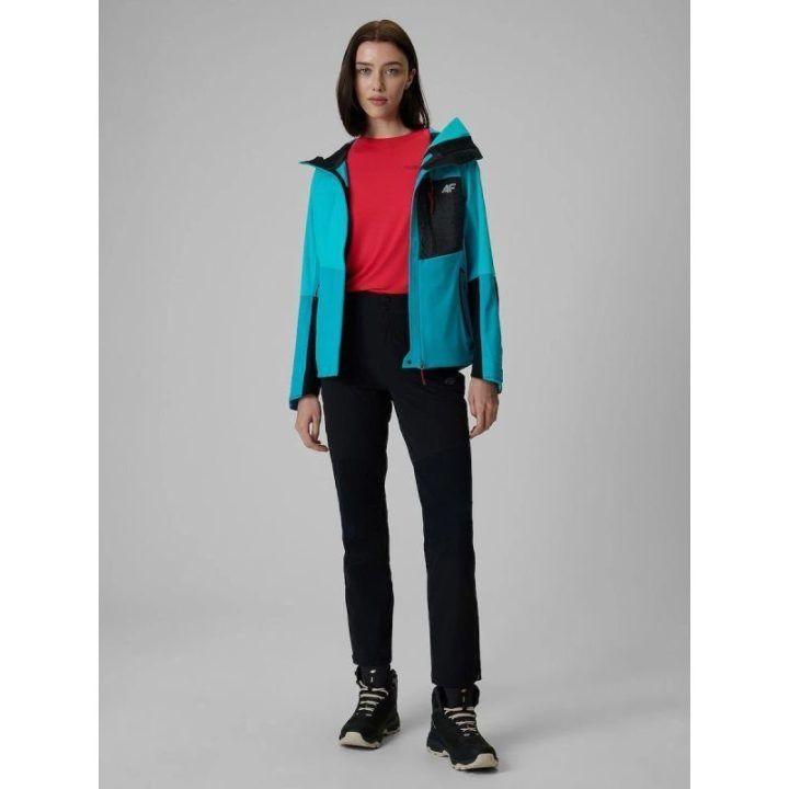 Moteriška softshell striukė 4F PRO su NeoDry membrana, juoda ir mėlyna