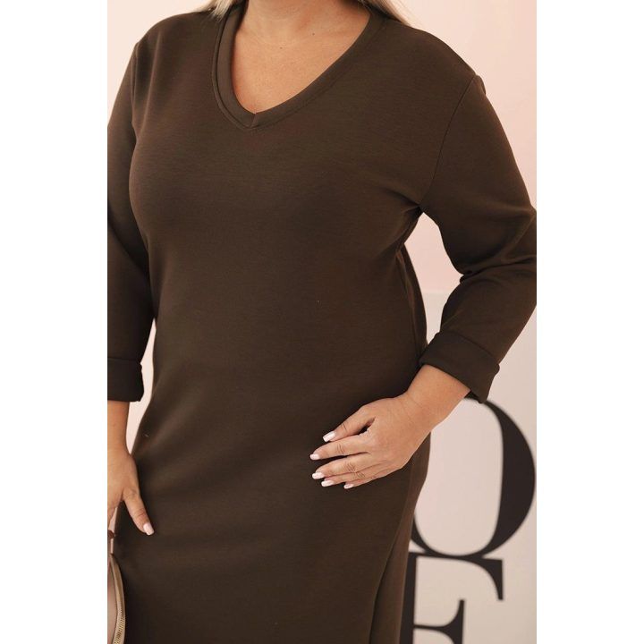 Moteriška Plus Size suknelė su V formos iškirpte, rudos spalvos