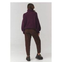 Violetinis oversized megztinis su golfu Makadamia