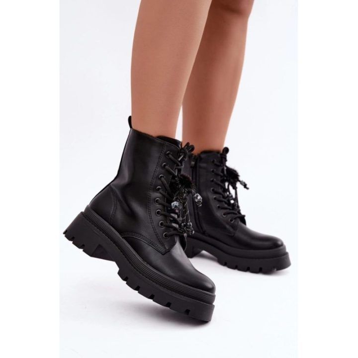 Aulinukai su dekoratyviniais kutais Step in style – juoda
