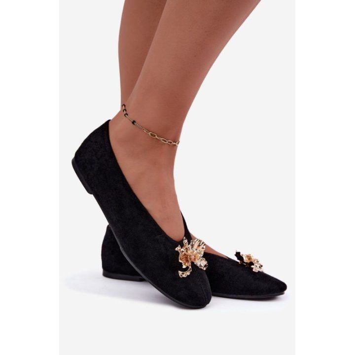 Moteriškos balerinos iš zomšos imitacijos su papuošalu priekyje Briellea, juodos