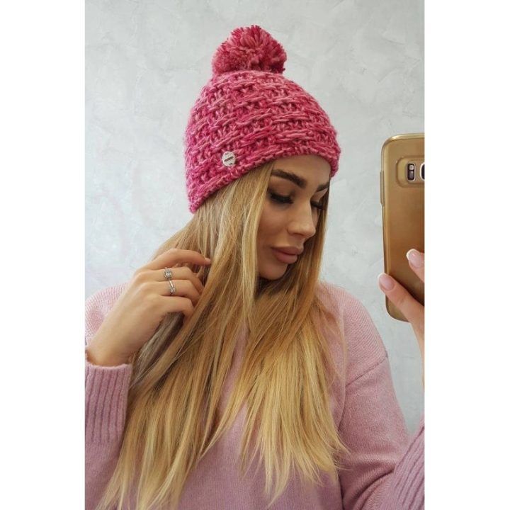Moteriška žieminė kepurė su bumbulu ir fliso pamušalu Fiona, šviesiai purpurinė