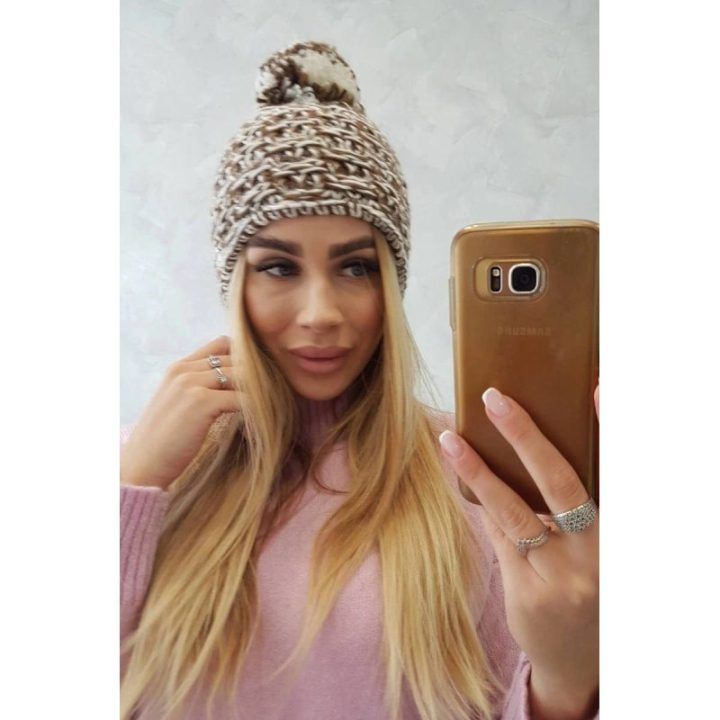 Moteriška žieminė kepurė su bumbulu ir fliso pamušalu Fiona, balta / ruda
