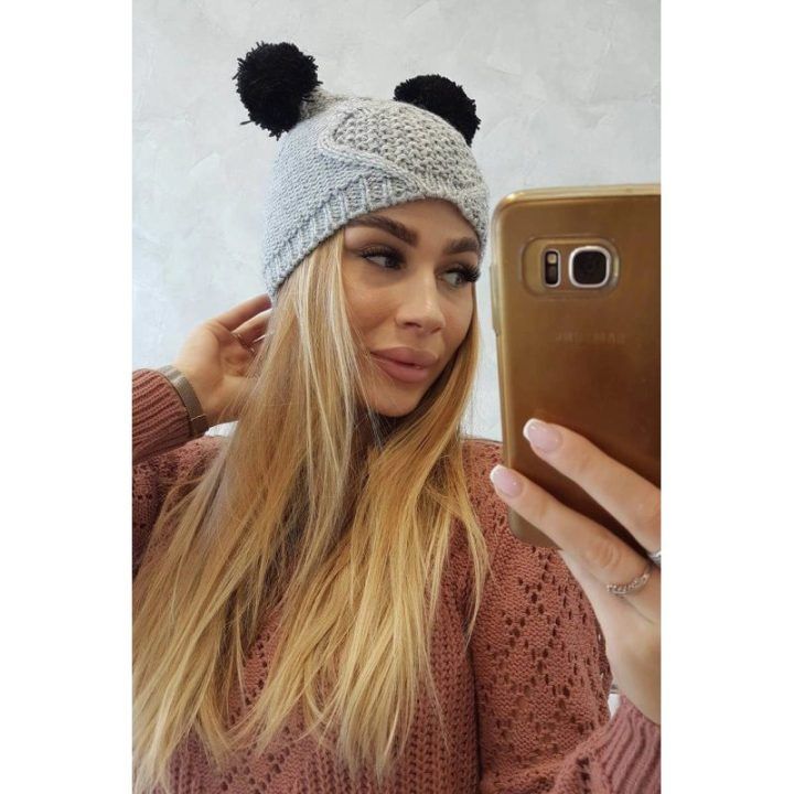 Moteriška žieminė kepurė su dviem bumbulais ir fliso pamušalu, pilka
